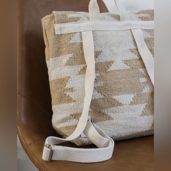Aztec canvas backpack - Picture 3 of 4